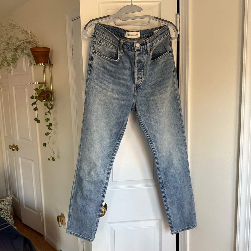 Aritzia Denim Forum Yoko High-Rise Slim Medium Light Blue Straight Jeans Size 28 - Picture 3 of 5